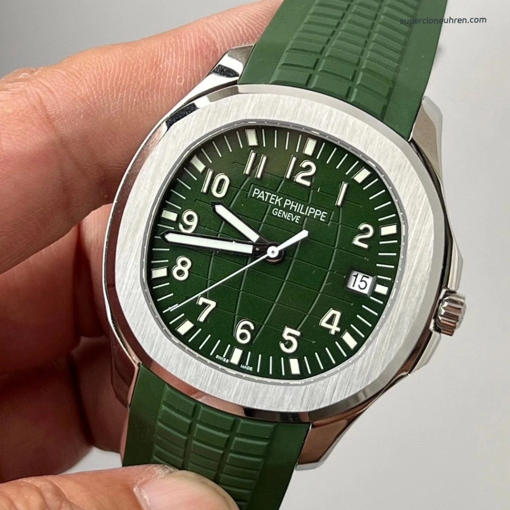 Premium Replica Uhr Patek Philippe Aquanaut 5168G-010 mit grünem Zifferblatt und Kautschukband 42mm