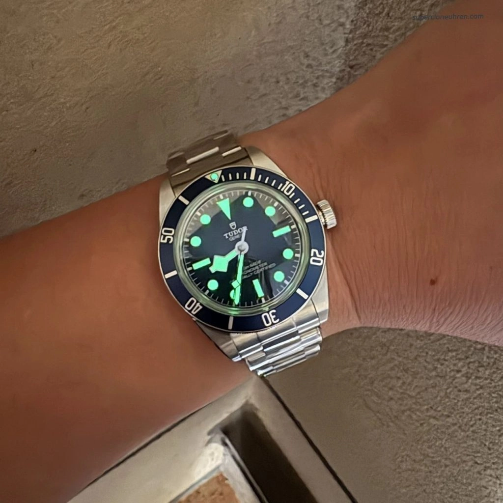 1:1 Super Clone Uhr Tudor Black Bay 58 M79030B-0001 Blaues Zifferblatt Stahlband 39mm
