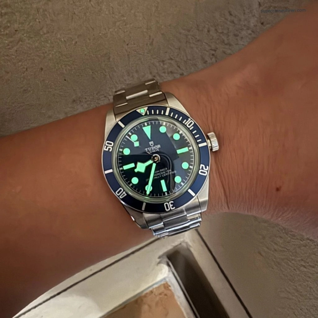 1:1 Super Clone Uhr Tudor Black Bay 58 M79030B-0001 Blaues Zifferblatt Stahlband 39mm