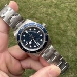 1:1 Super Clone Uhr Tudor Black Bay 58 M79030B-0001 Blaues Zifferblatt Stahlband 39mm
