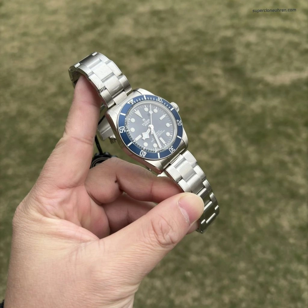 1:1 Super Clone Uhr Tudor Black Bay 58 M79030B-0001 Blaues Zifferblatt Stahlband 39mm
