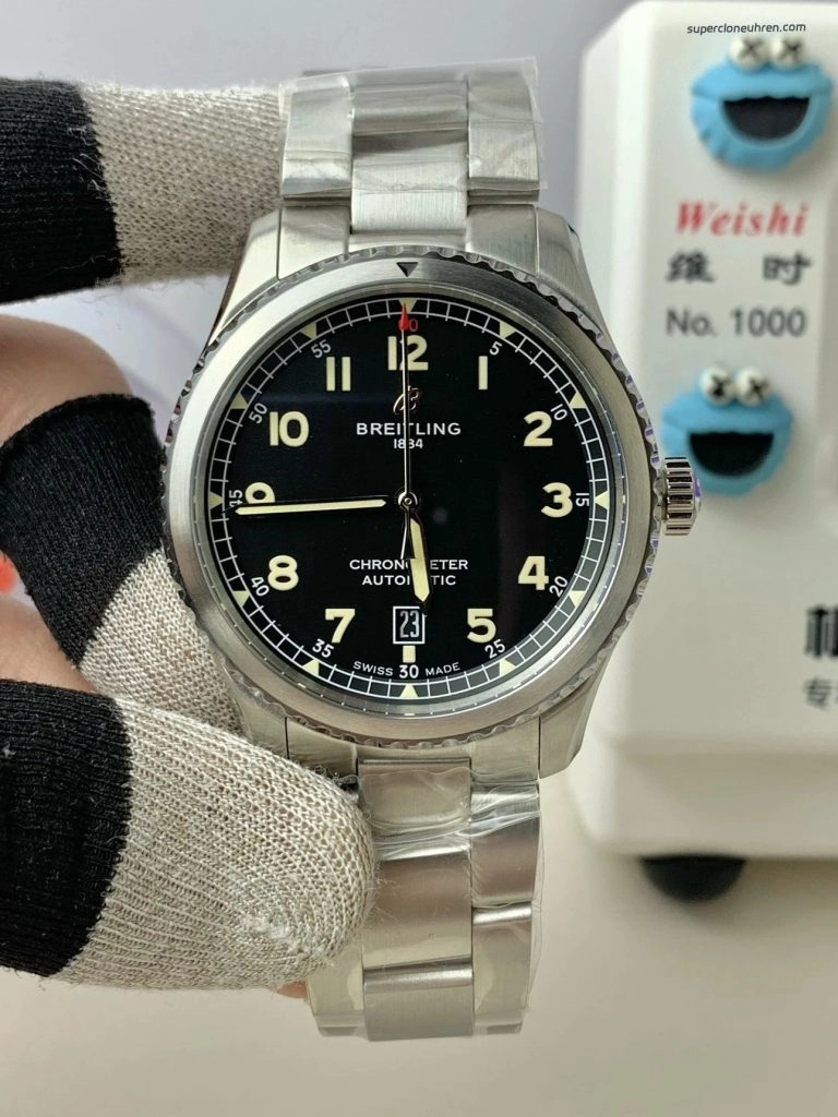1:1 Super Clone Uhr Breitling Navitimer 8 A17315101B1A1 Schwarzes Zifferblatt Stahlband 41mm