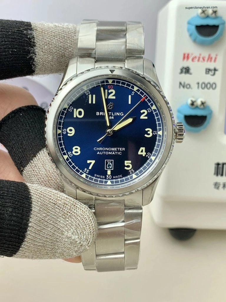 1:1 Super Clone Uhr Breitling Navitimer 8 A17315101C1A1 Blaues Zifferblatt Stahlband 41mm