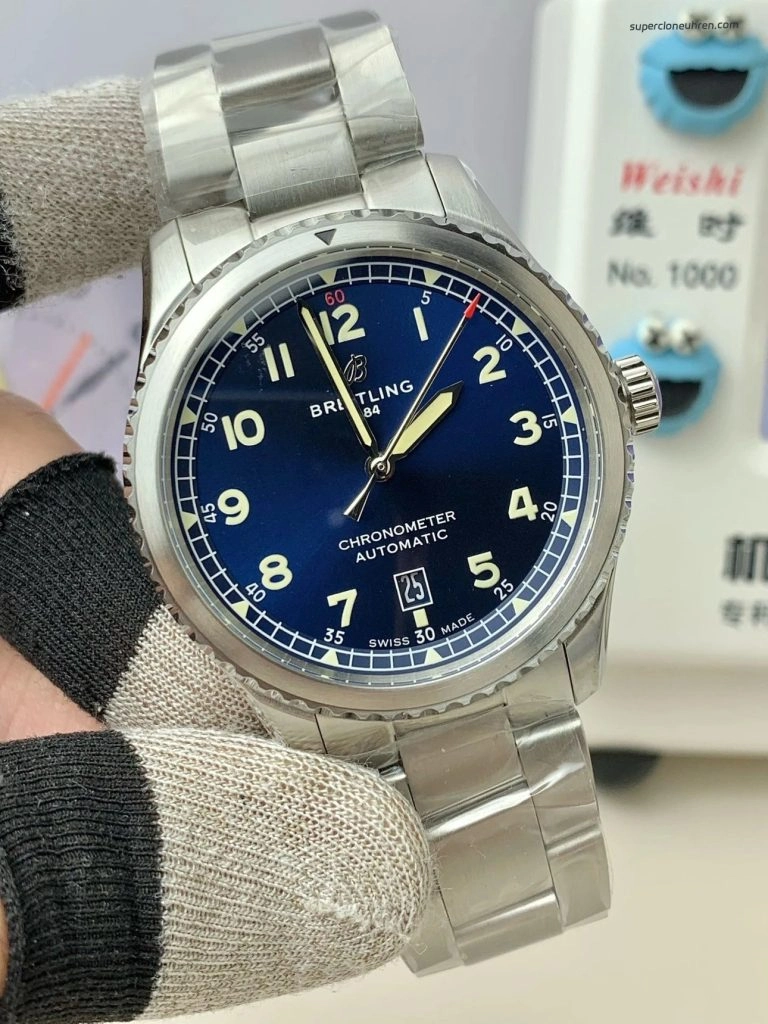 1:1 Super Clone Uhr Breitling Navitimer 8 A17315101C1A1 Blaues Zifferblatt Stahlband 41mm