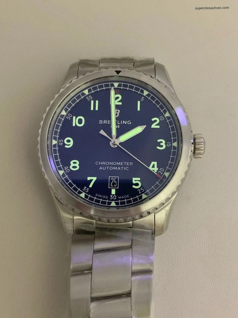 1:1 Super Clone Uhr Breitling Navitimer 8 A17315101C1A1 Blaues Zifferblatt Stahlband 41mm