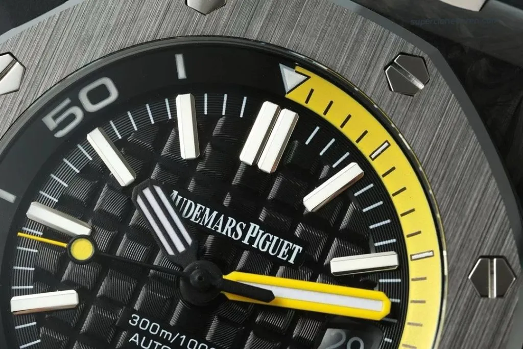1:1 Super Clone Uhr Audemars Piguet Royal Oak Offshore 15706AU Carbongehäuse 42mm