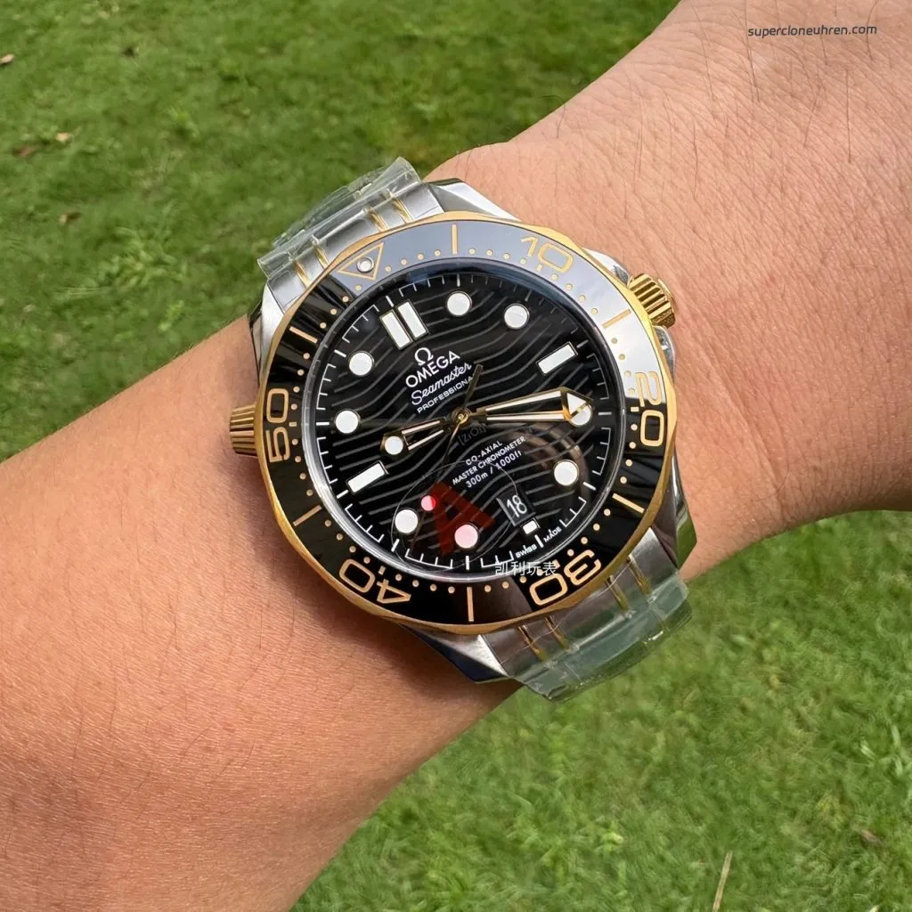 1:1 Super Clone Uhr Omega Seamaster 300 210.20.42.20.01.002 Schwarz-Gold Zweifarbig 42mm