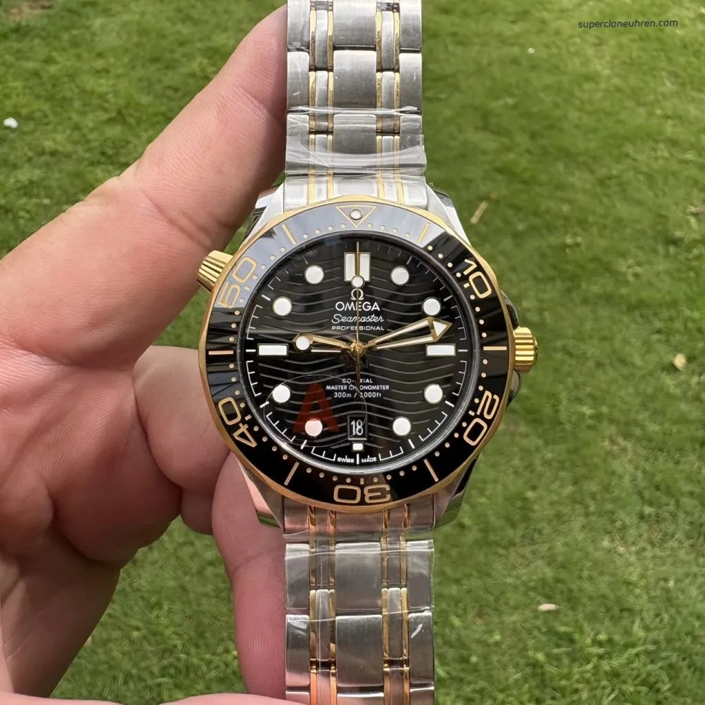 1:1 Super Clone Uhr Omega Seamaster 300 210.20.42.20.01.002 Schwarz-Gold Zweifarbig 42mm