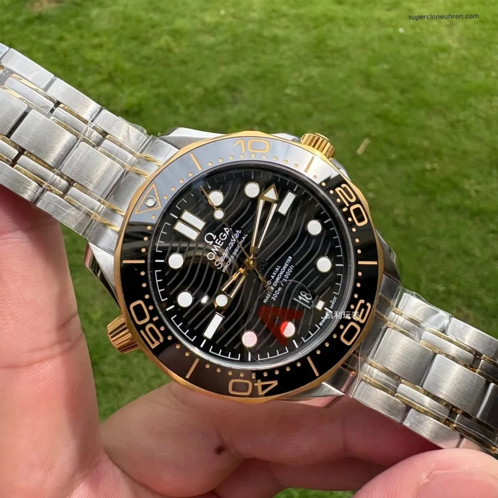 1:1 Super Clone Uhr Omega Seamaster 300 210.20.42.20.01.002 Schwarz-Gold Zweifarbig 42mm