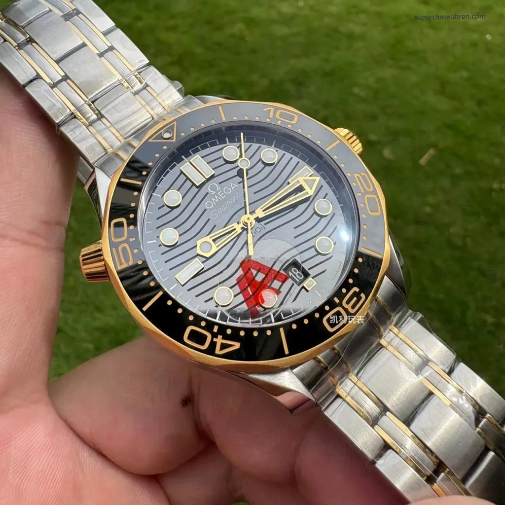 1:1 Super Clone Uhr Omega Seamaster 300 210.20.42.20.01.002 Schwarz-Gold Zweifarbig 42mm