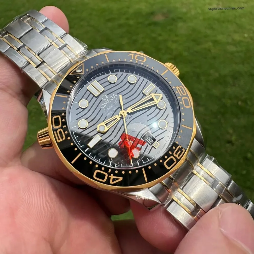 1:1 Super Clone Uhr Omega Seamaster 300 210.20.42.20.01.002 Schwarz-Gold Zweifarbig 42mm