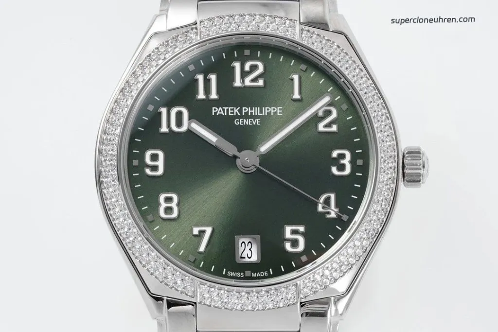 1:1 Super Clone Uhr Patek Philippe Twenty~4 7300/1200A-011 Grünes Zifferblatt mit Diamantlünette 36mm