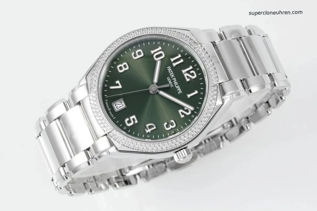 1:1 Super Clone Uhr Patek Philippe Twenty~4 7300/1200A-011 Grünes Zifferblatt mit Diamantlünette 36mm