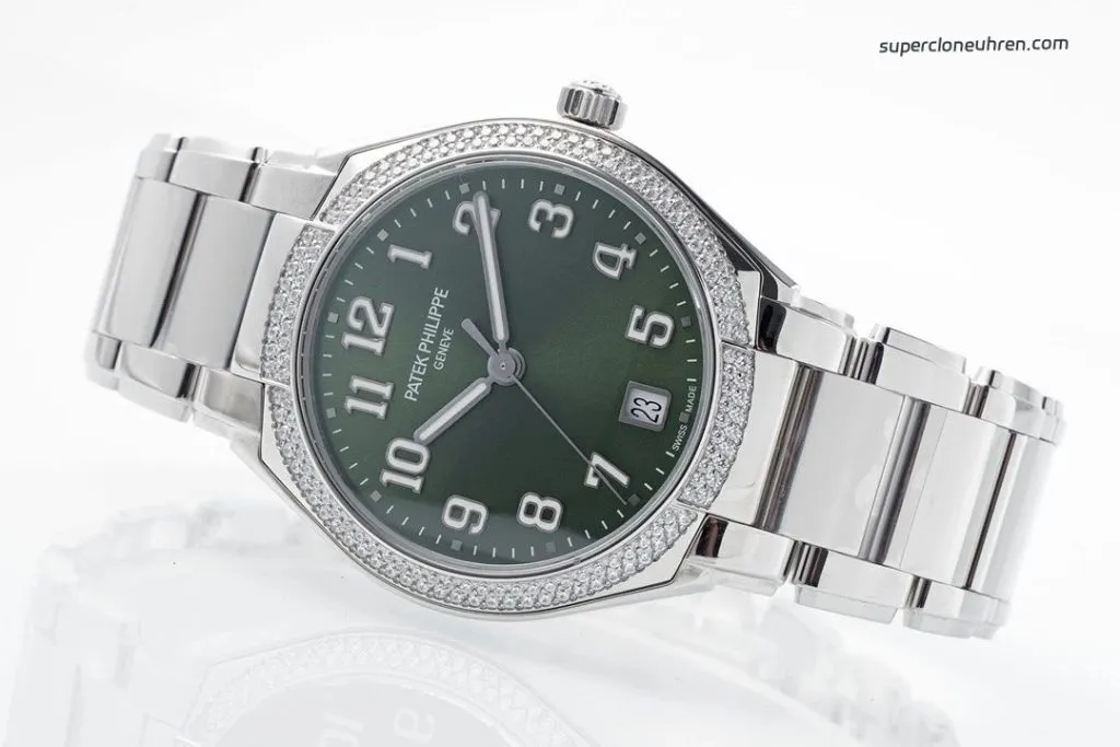 1:1 Super Clone Uhr Patek Philippe Twenty~4 7300/1200A-011 Grünes Zifferblatt mit Diamantlünette 36mm