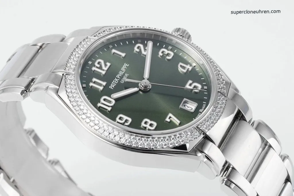1:1 Super Clone Uhr Patek Philippe Twenty~4 7300/1200A-011 Grünes Zifferblatt mit Diamantlünette 36mm