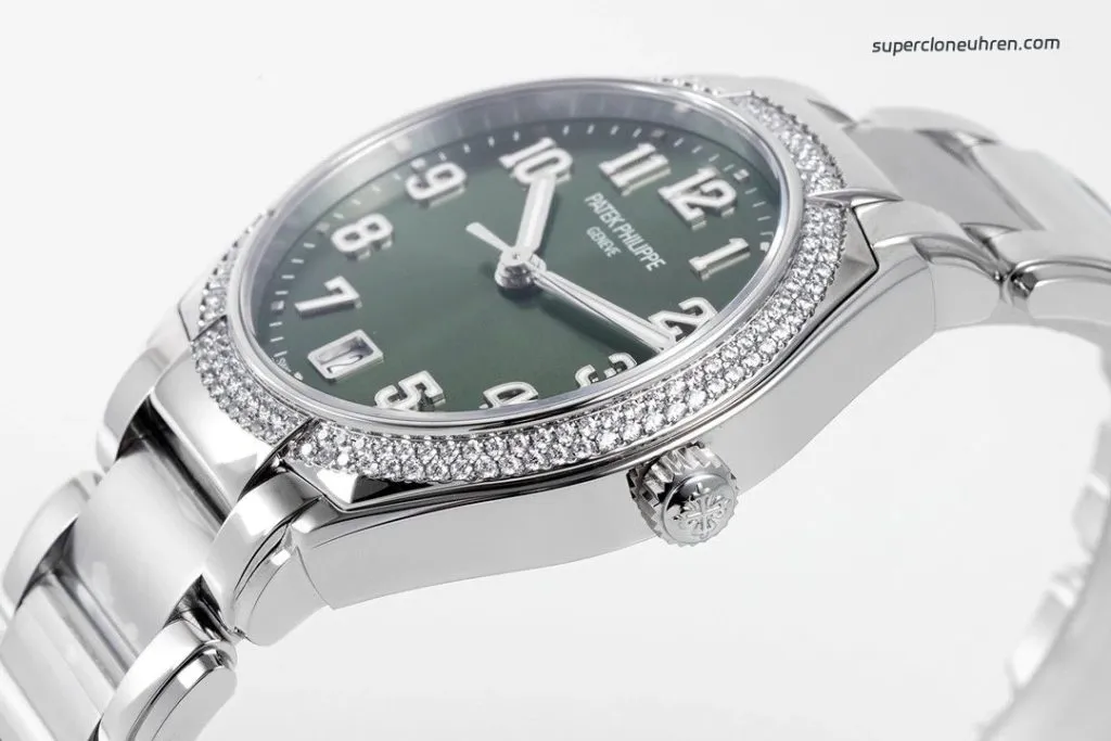 1:1 Super Clone Uhr Patek Philippe Twenty~4 7300/1200A-011 Grünes Zifferblatt mit Diamantlünette 36mm