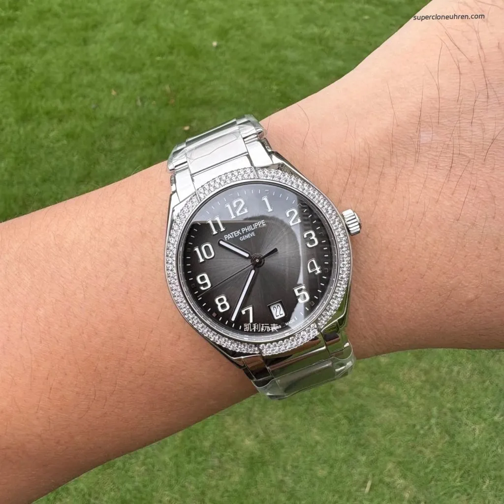 1:1 Super Clone Uhr Patek Philippe Twenty~4 7300/1200A-010 Grau Diamant-Lünette Damenuhr 36mm
