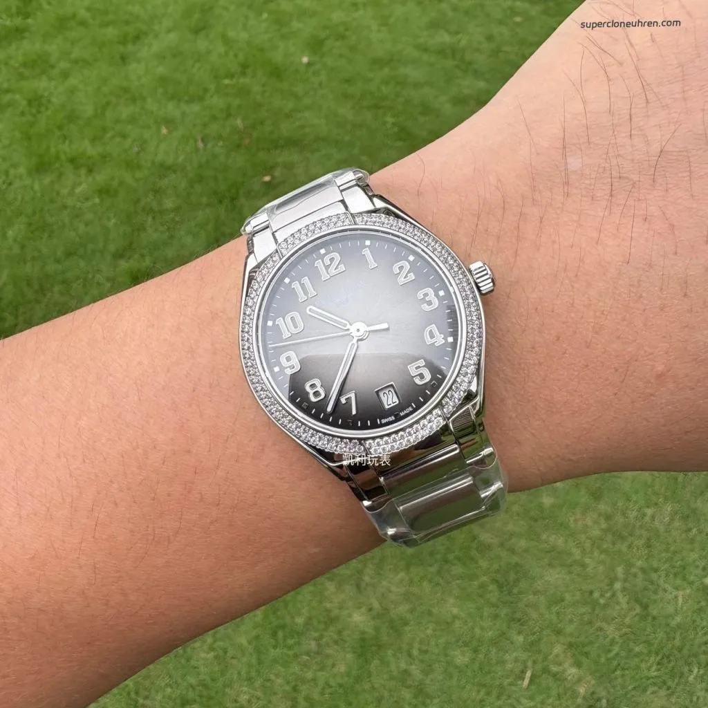 1:1 Super Clone Uhr Patek Philippe Twenty~4 7300/1200A-010 Grau Diamant-Lünette Damenuhr 36mm
