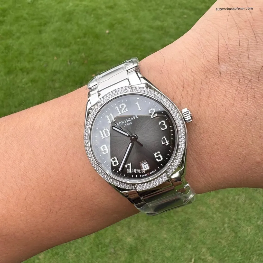 1:1 Super Clone Uhr Patek Philippe Twenty~4 7300/1200A-010 Grau Diamant-Lünette Damenuhr 36mm