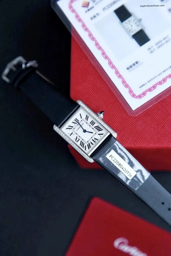 1:1 Super Clone Uhr Cartier Tank Must W4TA0017 Edelstahl mit Diamanten 33,7 × 25,5 mm