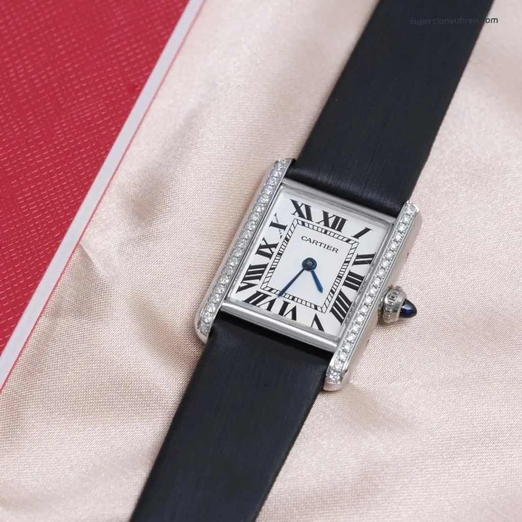 1:1 Super Clone Uhr Cartier Tank Must W4TA0017 Edelstahl mit Diamanten 33,7 × 25,5 mm