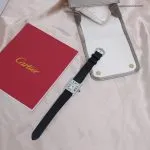 1:1 Super Clone Uhr Cartier Tank Must W4TA0017 Edelstahl mit Diamanten 33,7 × 25,5 mm
