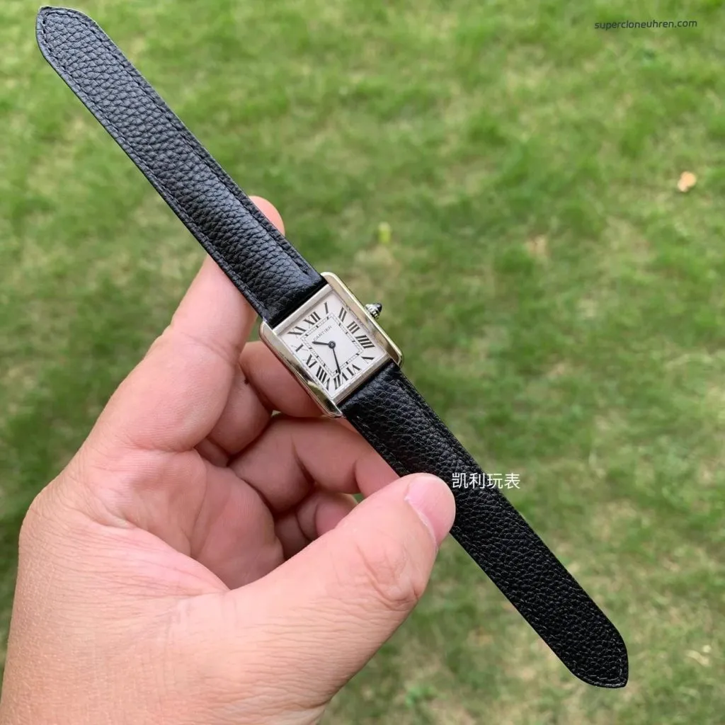 1:1 Super Clone Uhr Cartier Tank Solo WSTA0030 Weißes Zifferblatt 31×24,4 mm