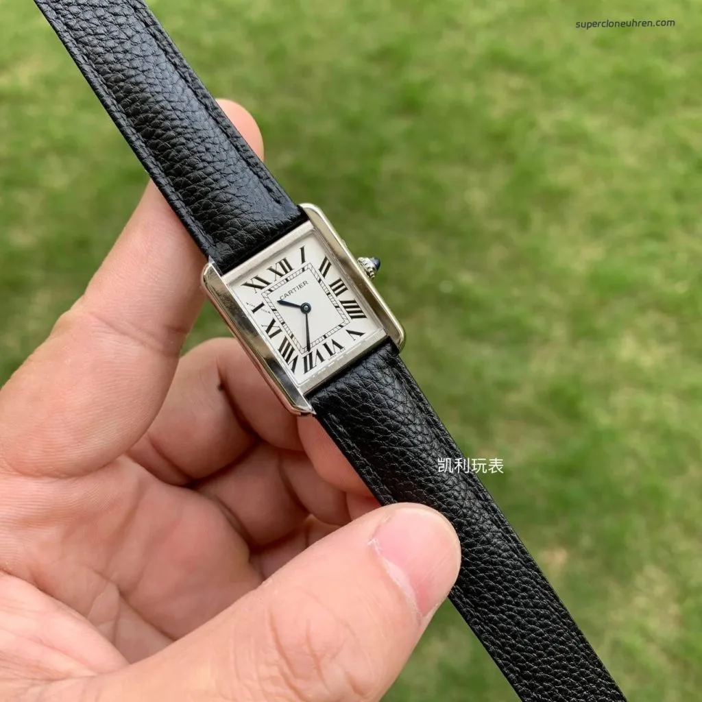 1:1 Super Clone Uhr Cartier Tank Solo WSTA0030 Weißes Zifferblatt 31×24,4 mm