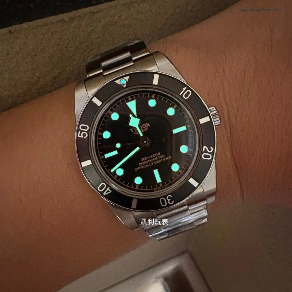 1:1 Super Clone Uhr Tudor Black Bay 54 M79000N-0001 Edelstahl Gelbgold-Zeiger 37mm