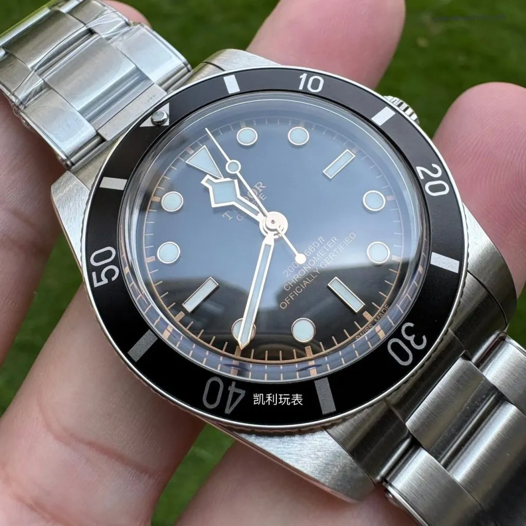 1:1 Super Clone Uhr Tudor Black Bay 54 M79000N-0001 Edelstahl Gelbgold-Zeiger 37mm