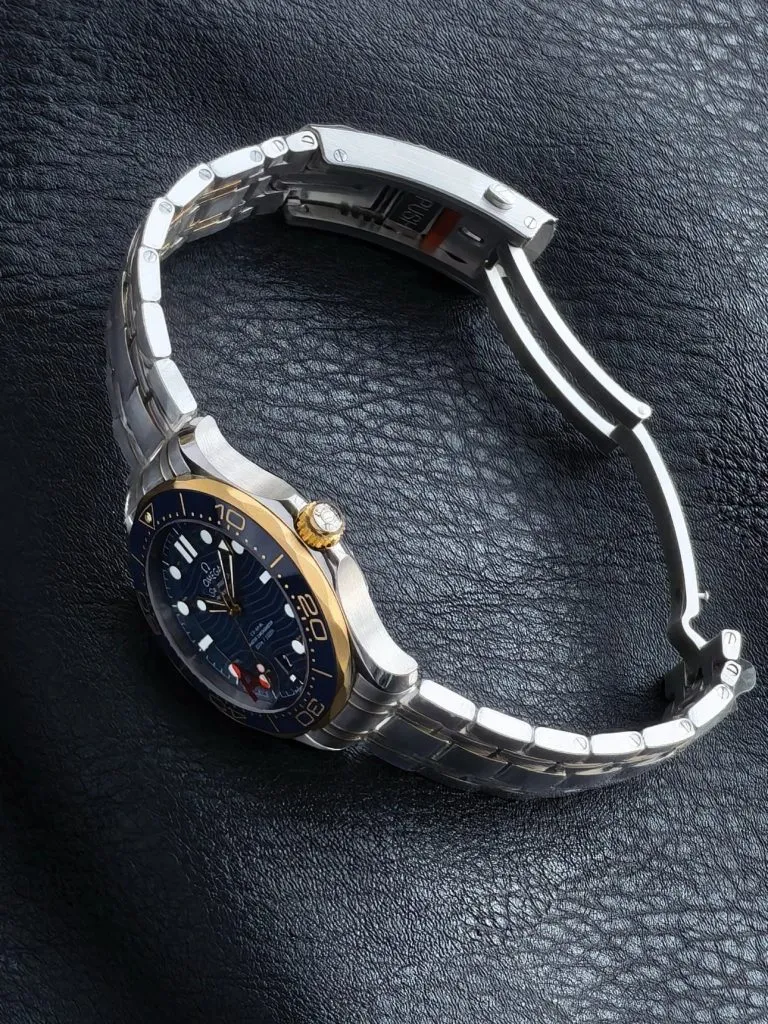 1:1 Super Clone Uhr Omega Seamaster 300M 210.20.42.20.03.001 Bicolor Blau 42mm