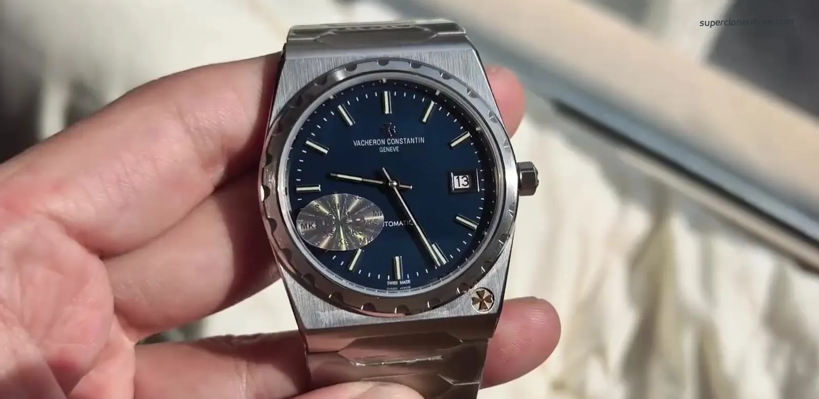 Zifferblatt-Farbunterschied PPF und MKS Vacheron 222 im Sonnenlicht