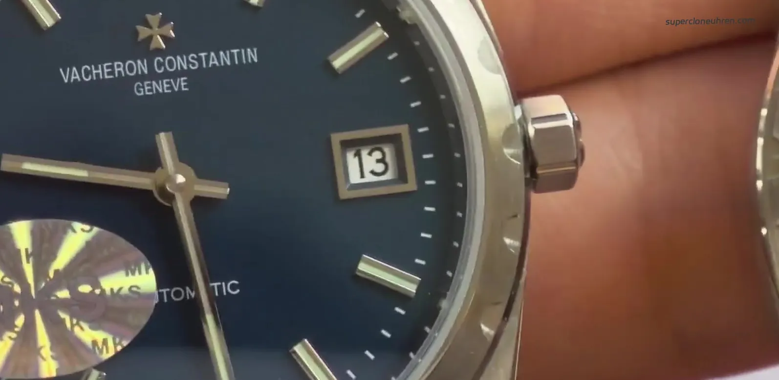 MKS Vacheron 222 Datumsschrift mit ausgefransten Kanten vergrößert
