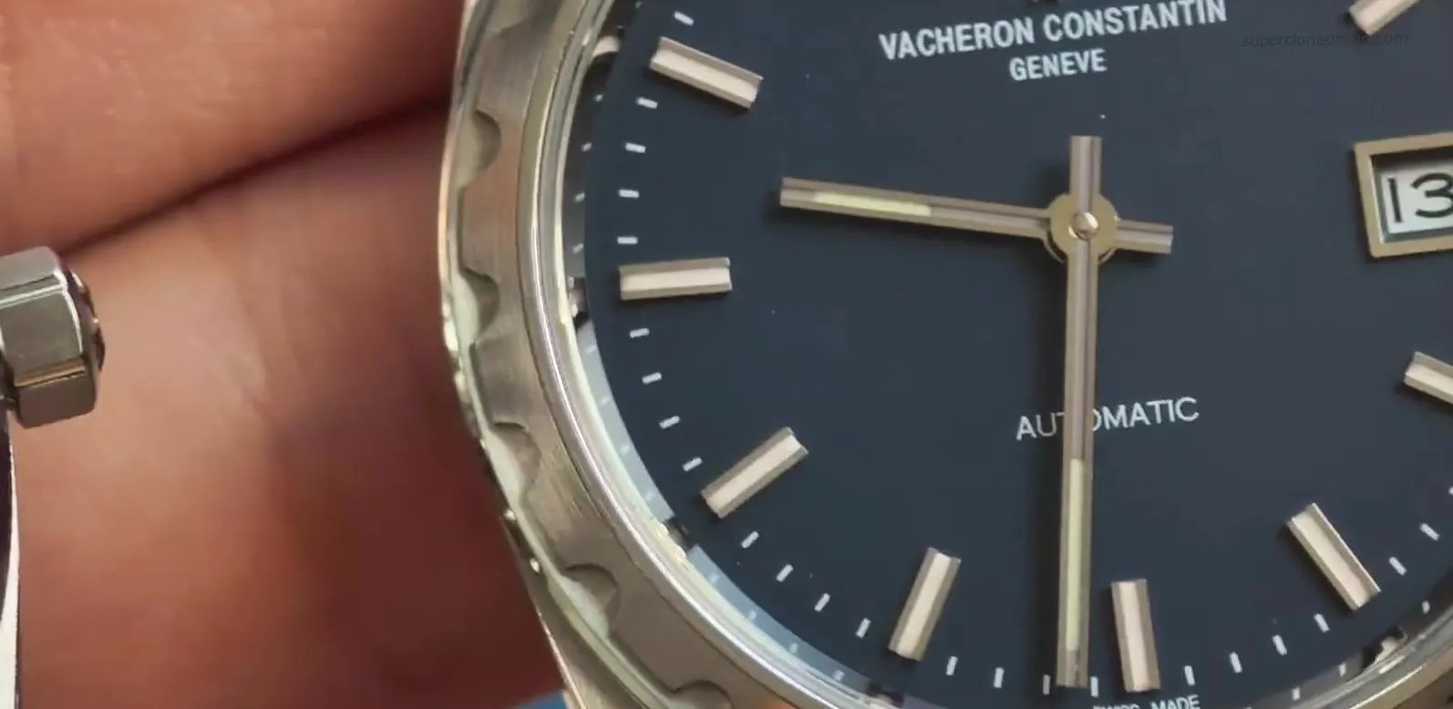 Zeiger mit übergelaufener Leuchtmasse, Vacheron 222 Replik Detail