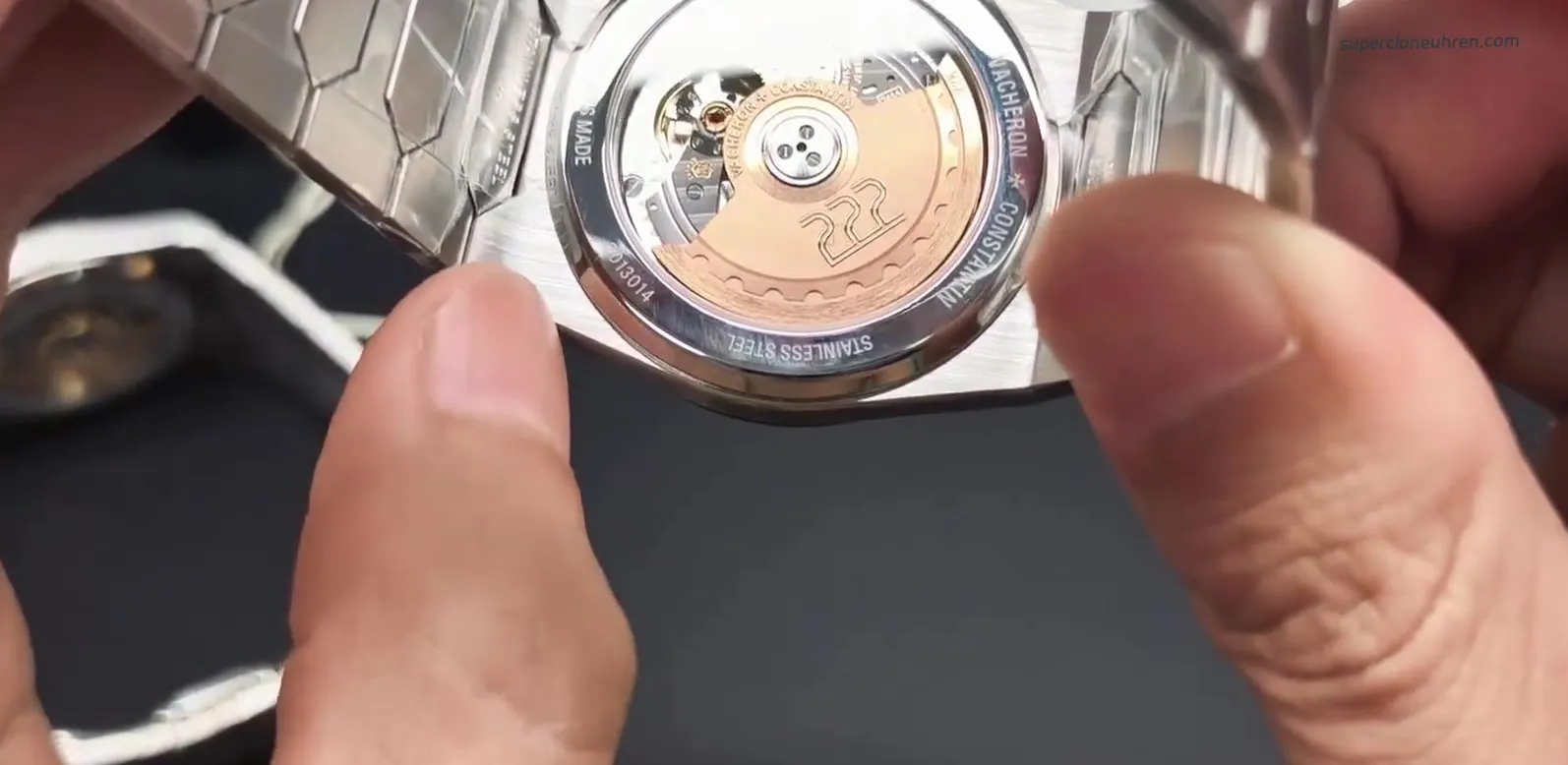 Bürstung am Armband der PPF Vacheron 222 vergrößert