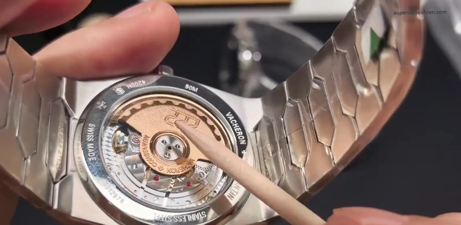 Kugellager und echte Schrauben unter der Rotorabdeckung, Vacheron 222 Replik