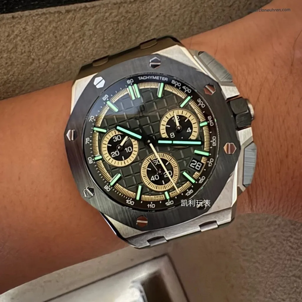 1:1 Super Clone Uhr Audemars Piguet Royal Oak Offshore 26420 Khaki-Grün Titan 43mm
