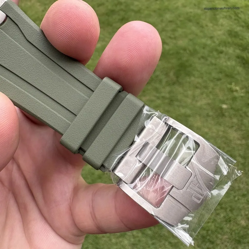 1:1 Super Clone Uhr Audemars Piguet Royal Oak Offshore 26420 Khaki-Grün Titan 43mm
