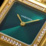 1:1 Super Clone Uhr Cartier Panthère WJPN0037 Gold mit Diamantlünette und grünem Zifferblatt 27x37mm