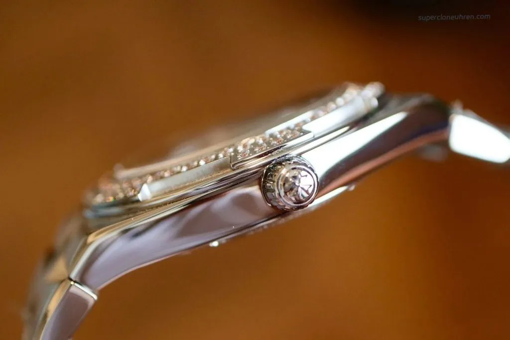 Super Clone Vacheron Constantin Overseas 1205V/100A-B591 Diamantlünette 33mm